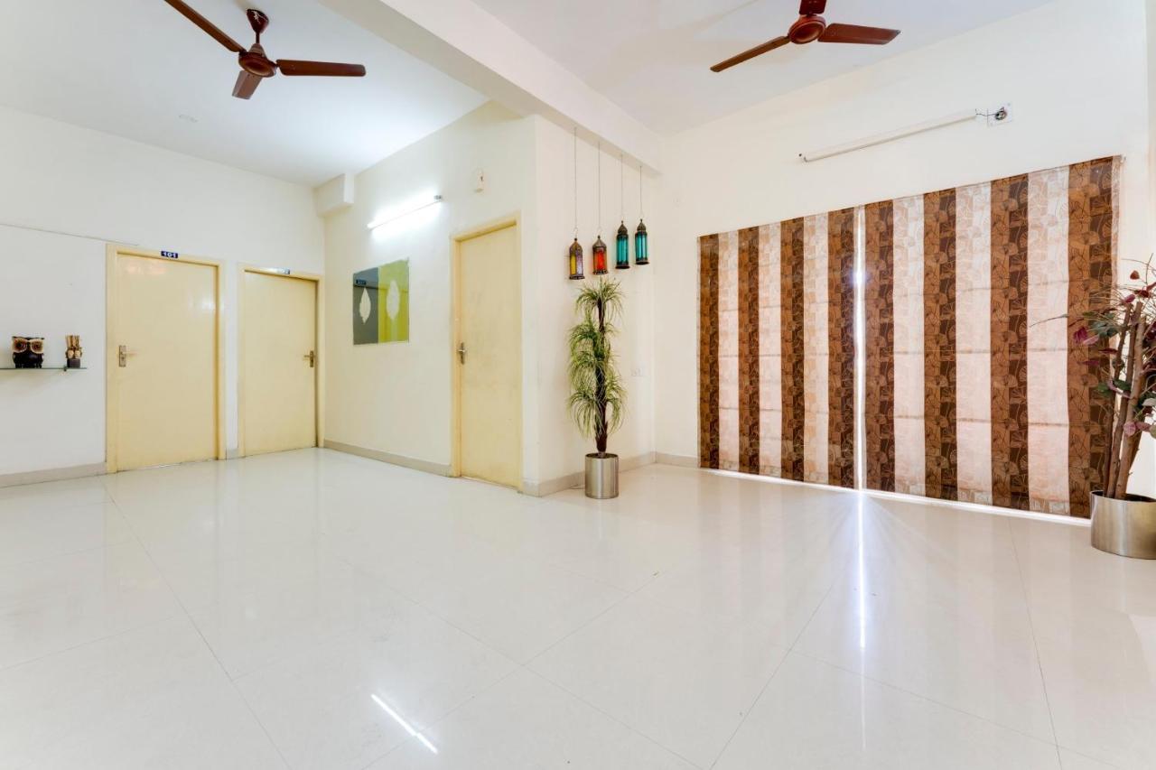 Hotel O J2 Service Apartment Chennai Luaran gambar